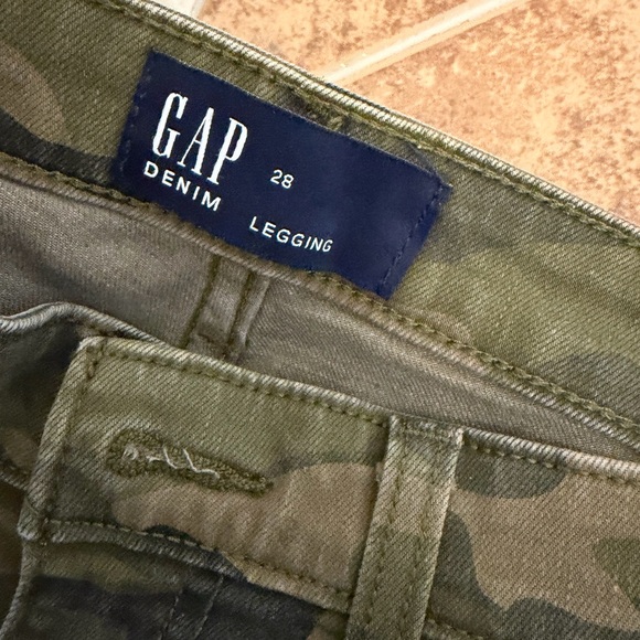 GAP Camouflage Women Jeans - Picture 2 of 2